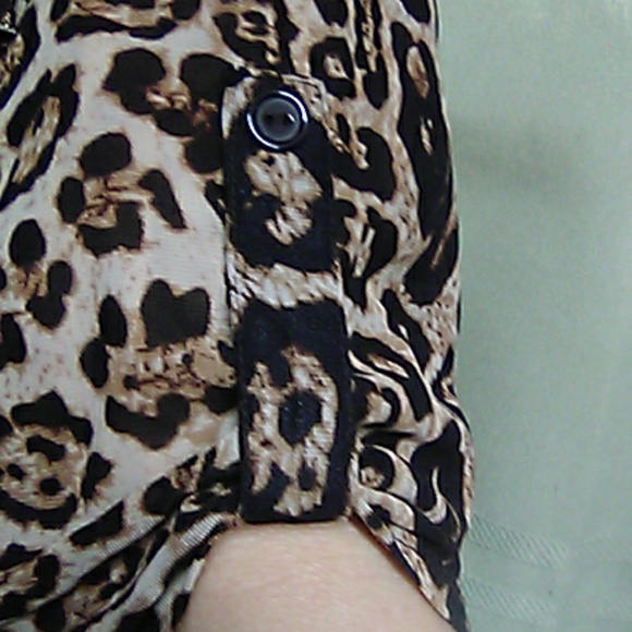 Blouse - Picture 2 of 3